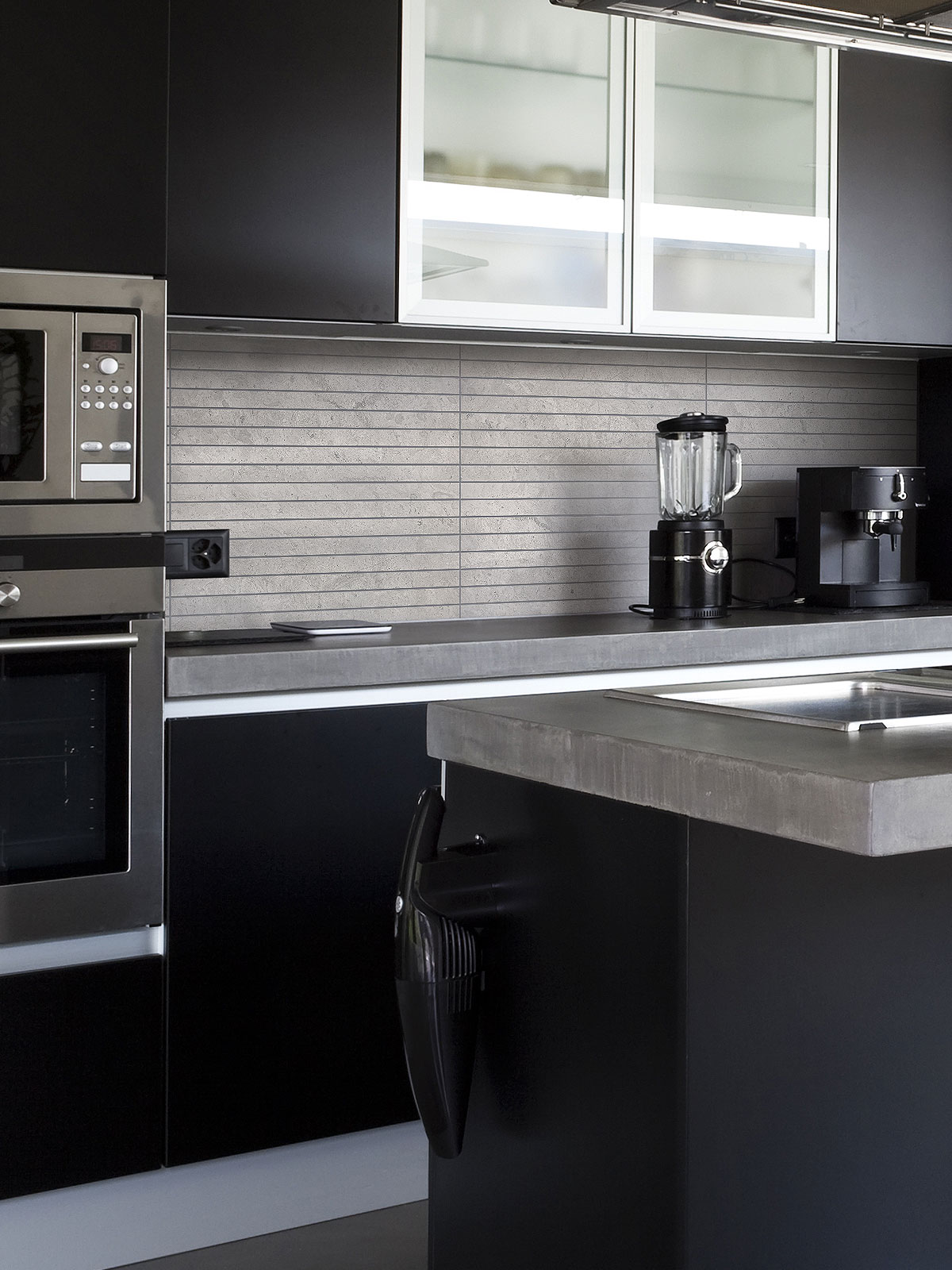 Black kitchen cabinets gray countertop backsplash tile BA1038 #graybacksplash #limestonebacksplash #modernbacksplash #modernkitchen #graykitchen #graycabinetbacksplash