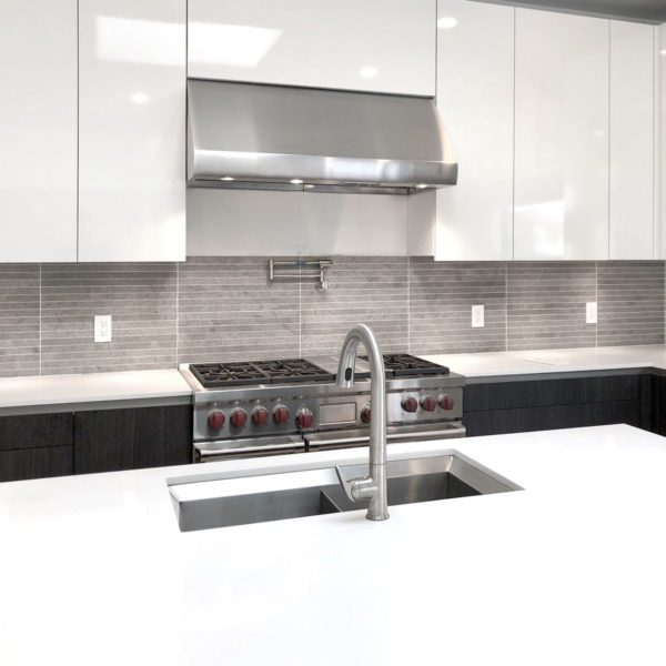 Modern white kitchen gray backsplasg tile BA1038