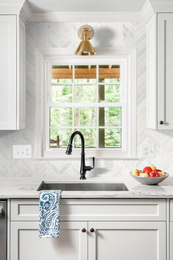White Kitchen Cabinets Marble Countertop Marble Backsplash Tile