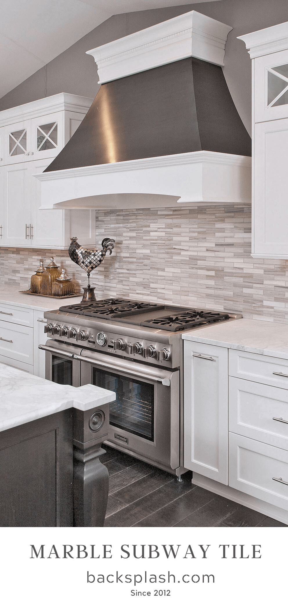 White Kitchen with Brown Cabinets Modern Marble Kitchen Backsplash Tile BA1034 #whitekitchenbacksplash #whitebacksplash#modernbacksplash #whitegraybacksplash #marblebacksplash #subwaybacksplash #whitemarblebacksplash
