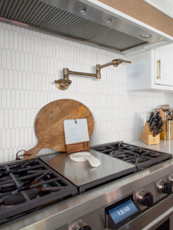 White Backsplash Gray Grout BA6302