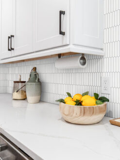 White Countertop with White Marble Picket Tile BA6302