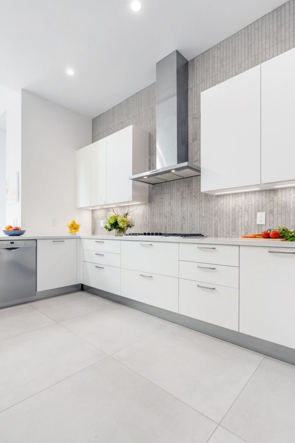 Modern Gray White Kitchen With Limestone Long Backsplash Tile BA1038