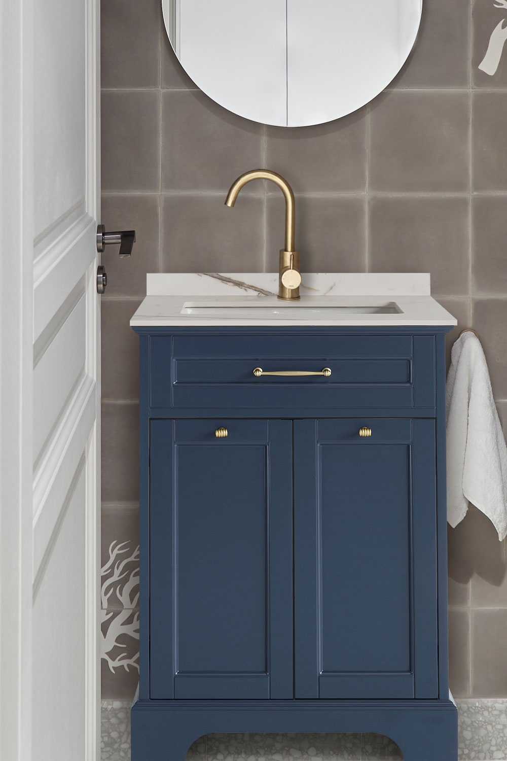 https://backsplash.com/wp-content/uploads/2022/09/24-Inch-Navy-Blue-Bathroom-Vanity-1.jpg