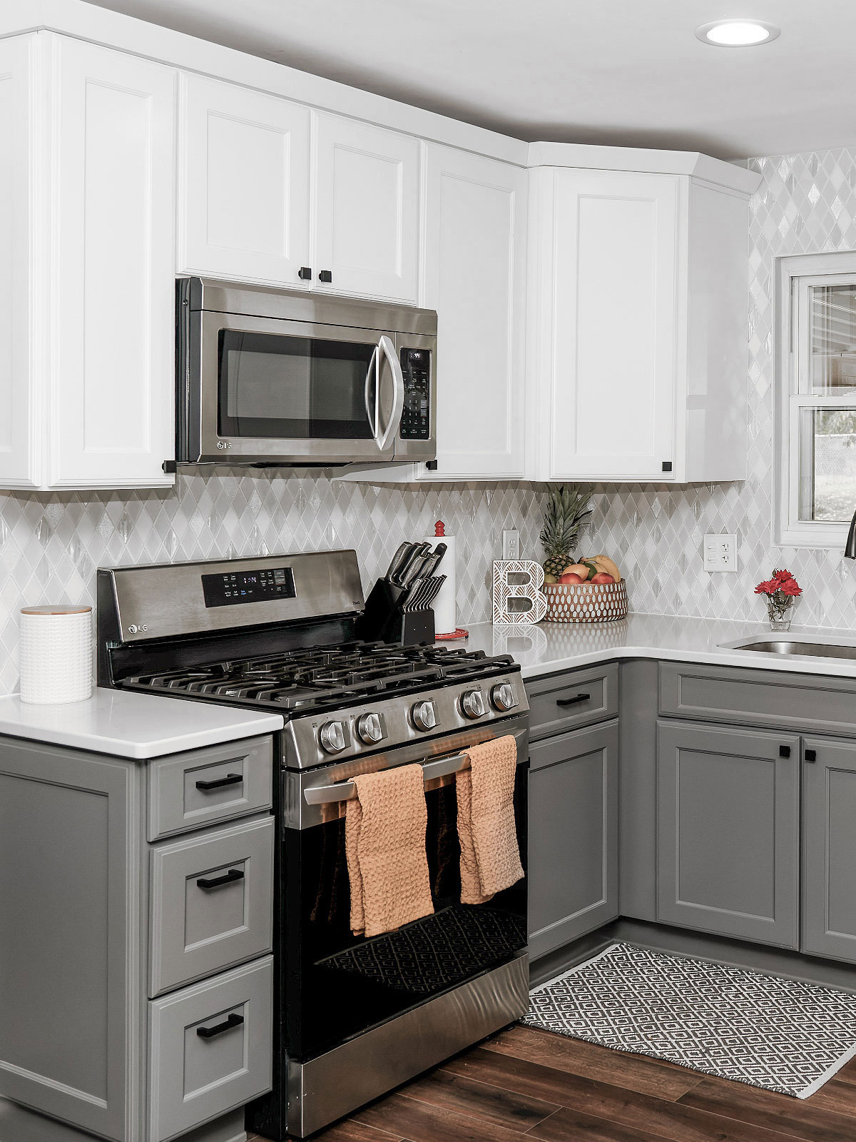 Gray And White Kitchen Cabinet White Countertop Diamond Glass And Marble Tile BA62046