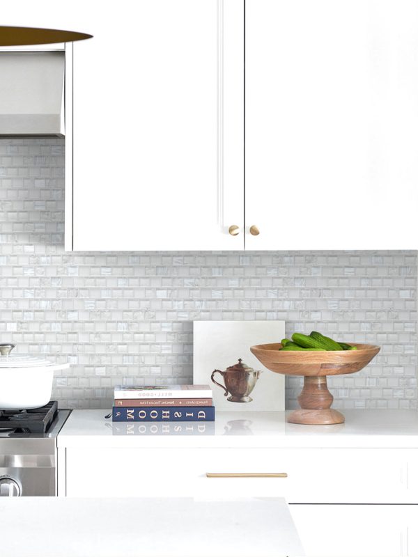 Modern White Kitchen Cabinet White Shell Crackle Glass Backsplash Tile BA6705