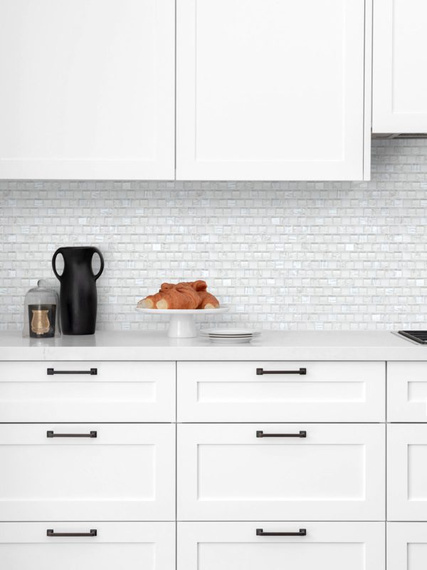 White Kitchen Cabinet Countertop White Shell Crackle Glass Backsplash Tile BA6705