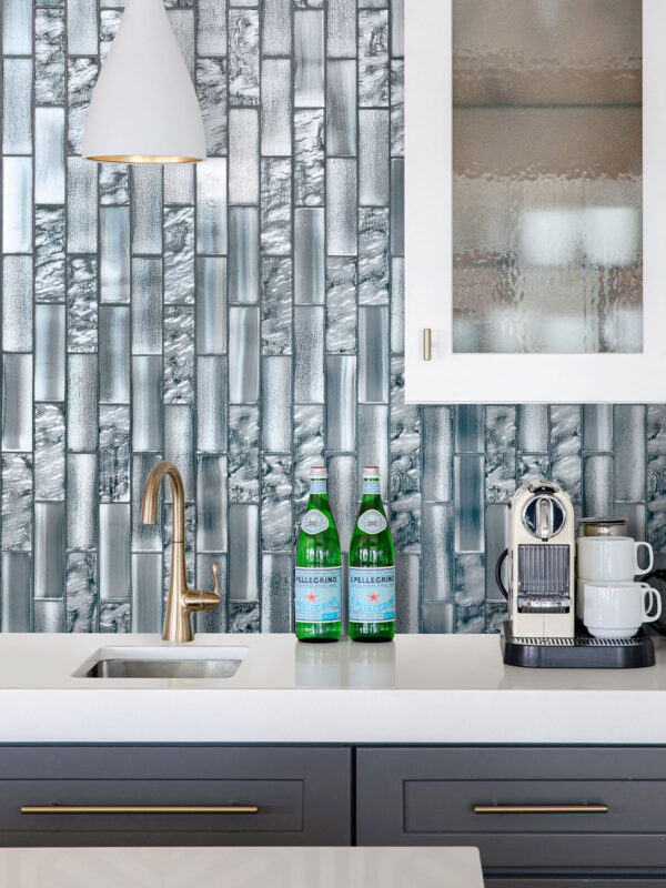 20+ Subway Tiles for Kitchen Backsplash (CLASSIC & STYLISH)